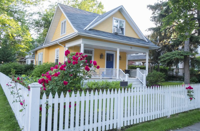 Vinyl Picket Fence
